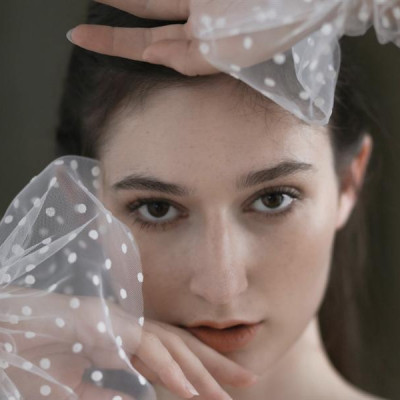 Găng tay chun không ngón mẫu voan chấm bi cổ tay bèo