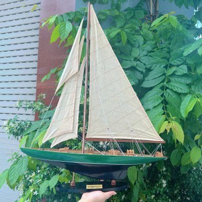 Mô hình thuyền gỗ phong thủy, thuyền buồm trang trí SHAMROCK PAINTED, thuyền gỗ trang trí hàng chính hãng