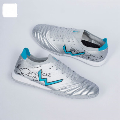 Giày đinh đá bóng sân cỏ nhân tạo Thunder Chất liệu: TPU kết hợp Microfiber siêu bền, chống thấm