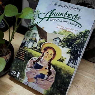 Sách - Anne tóc đỏ dưới chái nhà xanh (TB 2024) (Nhã Nam HCM)
