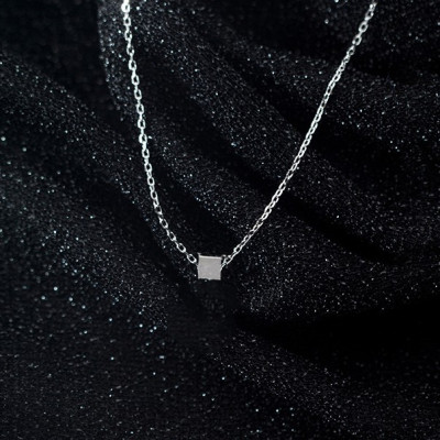 Vòng cổ titan khối hộp xu hướng thời trang giới trẻ