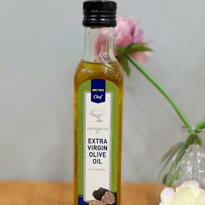 Dầu oliu vị nấm Truffle - Metro Chef - Extra Virgin Olive Oil (With Truffle) 250ml