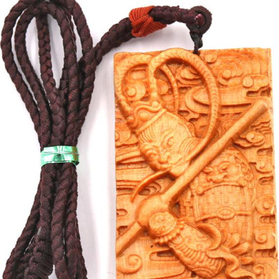 Vòng cổ mặt gỗ hoàng đàn khắc hình Tôn Ngộ Không MG41