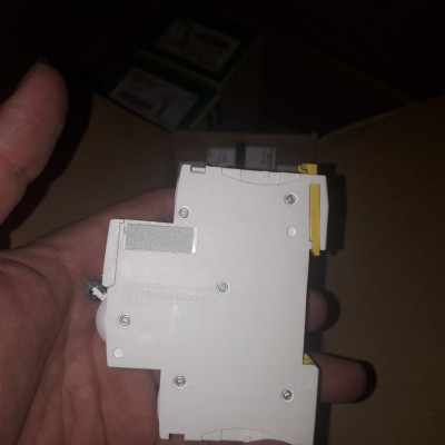 Cầu Dao điện A9F84132 Schneider MCB 32A 10kA 1P