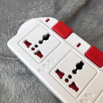    Ổ cắm Điện Quang ĐQ ESK 5W.SM750SL (5 lỗ 3 chấu dây 5 mét màu Trắng Đỏ)