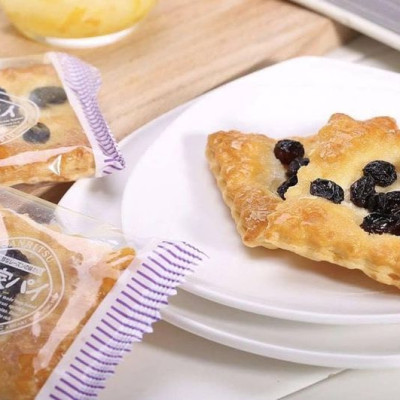 Bánh nướng nho khô Sanritsu gói 180gr (12 bánh)