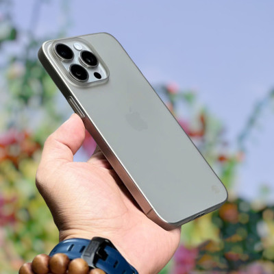 Ốp lưng Switcheasy Ultra thin dành cho iPhone 15 Pro Max - hàng chính hãng