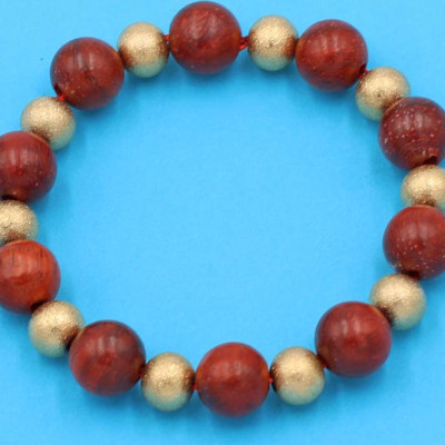 Chuỗi đeo tay - gỗ đàn hương đỏ 10 ly GDHOHVT1