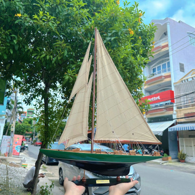 Mô hình thuyền gỗ phong thủy, thuyền buồm trang trí SHAMROCK PAINTED, thuyền gỗ trang trí hàng chính hãng