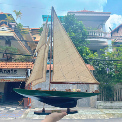 Mô hình thuyền gỗ phong thủy, thuyền buồm trang trí SHAMROCK PAINTED, thuyền gỗ trang trí hàng chính hãng