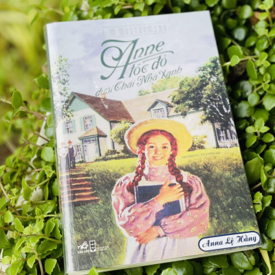 Sách - Anne tóc đỏ dưới chái nhà xanh (TB 2024) (Nhã Nam HCM)