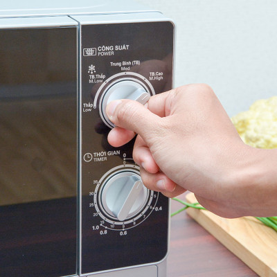 Lò Vi Sóng Sharp R-205VN(S) - 20L - Hàng chính hãng