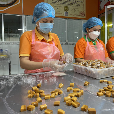 Kẹo dừa sáp VICOSAP vị cà phê muối kẹo mềm dẻo ít đường đặc sản Trà Vinh hộp 100g