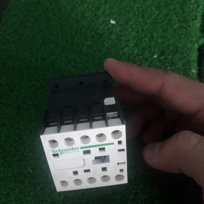 Khởi động từ LP1K09004BD Schneider 4P coil 24Vdc LP1K09..BD