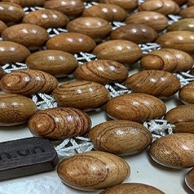 Chiếu Hạt Gỗ Hương Cao Cấp - Kích Thước 2,2mx2m hạt 1.8cm ( video , hình thật )