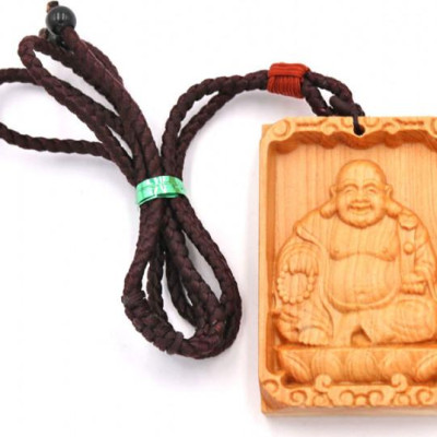 Vòng Cổ Mặt Gỗ Hoàng Đàn Khắc Hình Phật Di Lặc MG7