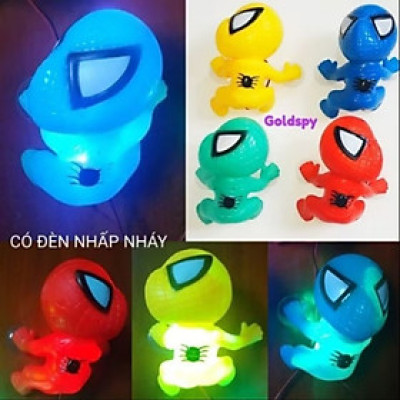 1 CON NGƯỜI NHỆN BÁM ĐUÔI XE MÁY XE ĐIỆN CÓ ĐÈN LED CỰC ĐẸP