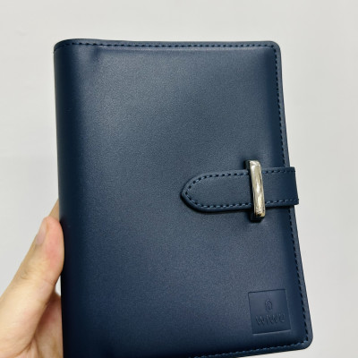 Ví da Wiwu Ambassdor Passport Wallet để thẻ, giấy tờ, vé máy bay có nhiều ngăn và trang bị thêm dây đai chắc chắn - Hàng chính hãng