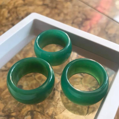 CHIẾC NHẪN MÃ NÃO XANH NGỌC SIZE 19MM CAO 13MM7 NAM MỆNH MỘC MỆNH HỎA