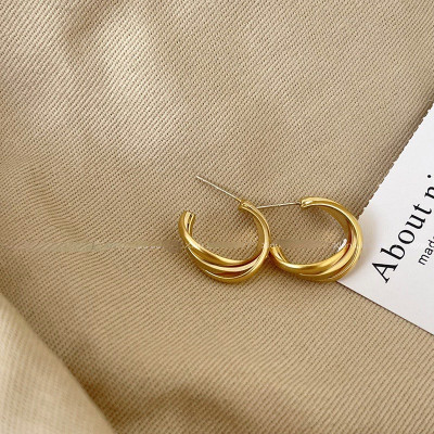 Bông tai nữ dáng cuộn tròn màu vàng nhiều vòng