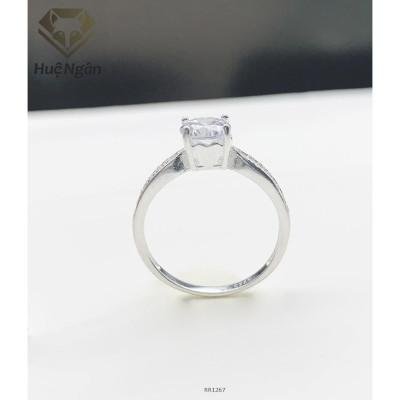 Nhẫn bạc nữ 925 Huệ Ngân - Đá chủ 4 chấu viền tim RR1267
