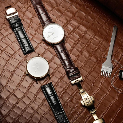 Dây Đồng Hồ Da Bò Khóa Bướm Hộp Đựng Bằng Gỗ Cao Cấp YE-003G