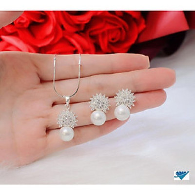 Bộ trang sức dây chuyền và bông tai gắn trai chất liệu bằng bạc MS0223
