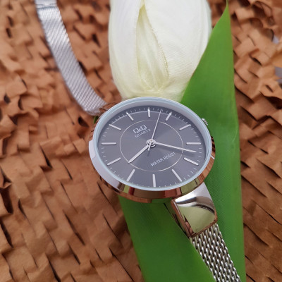 Đồng hồ nữ Q&Q Citizen  QA17J202Y dây sắt