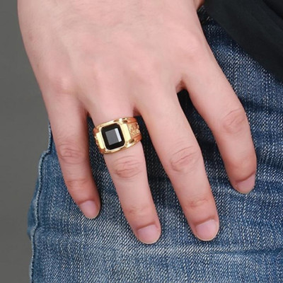 Nhẫn nam titan thời trang chạm rồng 2 bên trangsucpt đá xanh lá màu mạ vàng thép không gỉ PTNNA253