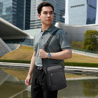 Túi đeo chéo, đeo hông nam Arctic Hunter K00162 chất liệu Oxford chống thấm nước, thiết kế nhiều ngăn tiện dụng