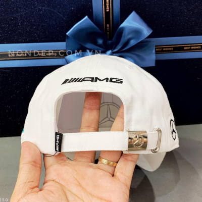 Nón kết, mũ lưỡi trai Merce phối vải phối jeans form đẹp thời trang đường phố