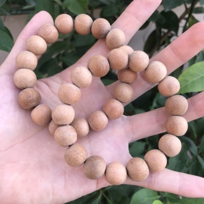 Vòng tay gỗ Xá Xị lên tuyết (Size 12mm - 17 hạt) BH671 - Mùi hương thơm ngát dễ chịu - Bracelet of HAHANCO