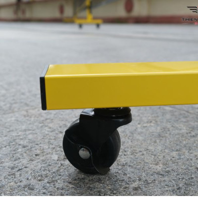 Trụ lưới di động Pickleball tập luyện, có bánh xe di chuyển, thiết kế nhỏ gọn. Trụ lưới pickleball kích thước tiêu chuẩn 670 x 71 x 91.5 cm thích hợp dùng trong nhà và ngoài trời