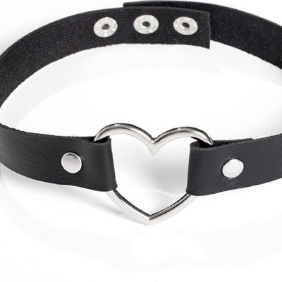 Vòng cổ choker dây da khuôn trái tim rỗng sành điệu