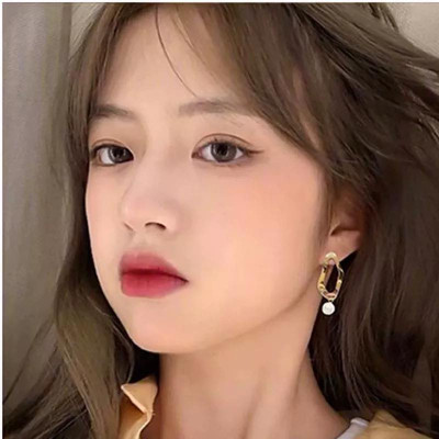 Earrings đeo tai thiết kế đơn giản, thời trang cho nữ