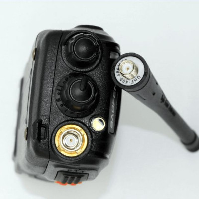 2 Bộ đàm Motorola XPR-368 + 2 Tai nghe chuyên dụng cho bộ đàm, phiên bản mới nhỏ gọn, liên lạc xa 2.5 km, pin dùng 12 giờ, xuyên phá vật cản tốt - Hàng nhập khẩu