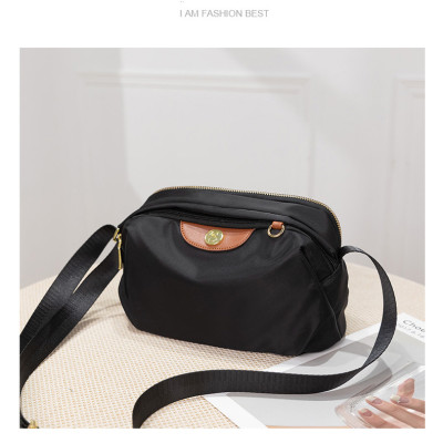 Túi đeo chéo nữ phong cách dễ thương – BEE GEE DCNU1049