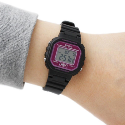 Đồng hồ nữ dây nhựa Casio LA-20WH-4ADF
