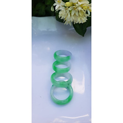 Nhẫn đeo tay nữ đá cẩm thạch tự nhiên Màu xanh lý tươi trắng bóng rất đẹp Nhẫn Ni 17mm x cao 6mm/7mm