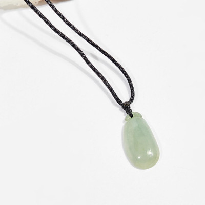 Dây chuyền phong thủy đá cẩm thạch phỉ thúy 2.5 cm mệnh hỏa , mộc - Ngọc Quý Gemstones