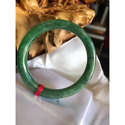 CHIẾC VÒNG CẨM THẠCH TỰ NHIÊN  ĐẬU LÝ NI 48 NỮ 40KG ĐẾN 50KG MÀU XANH ĐẬM ĐÁ CẨM THẠCH TỰ NHIÊN