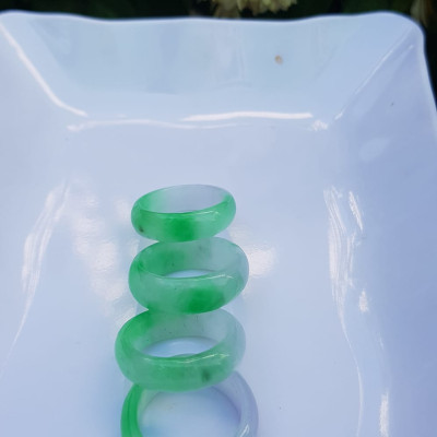 Nhẫn đeo tay nữ đá cẩm thạch tự nhiên Màu xanh lý tươi trắng bóng rất đẹp Nhẫn Ni 17mm x cao 6mm/7mm