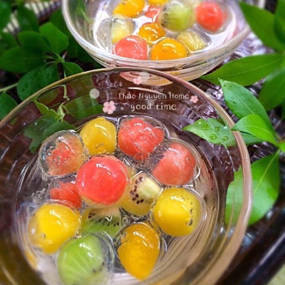 Khay làm đá, thạch bi nhựa tròn 33 viên độc đáo , có nắp đậy tiện lợi