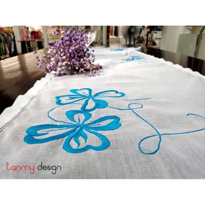 Khăn trải bàn dài thêu tay 40x200cm.