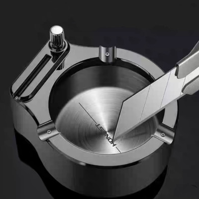 Gạt tàn có quẹt lửa (bật lửa) bằng kim loại cao cấp