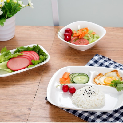 Đĩa ăn chia 3 ngăn cho bé màu trắng - Hàng nội địa Nhật