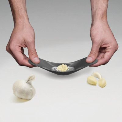 Dụng cụ sơ chế tỏi Joseph Joseph - JJ200621