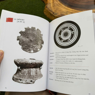 (Bìa Cứng) TRỐNG ĐỒNG ĐÔNG SƠN Ở VIỆT NAM - Dong Son Drums in Viet Nam - Phạm Huy Thông Chủ biên - NXB Đại Học Sư Phạm