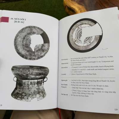 (Bìa Cứng) TRỐNG ĐỒNG ĐÔNG SƠN Ở VIỆT NAM - Dong Son Drums in Viet Nam - Phạm Huy Thông Chủ biên - NXB Đại Học Sư Phạm