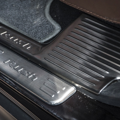 Bộ Ốp bậc cửa, Nẹp bước chân INOX dành cho xe Toyota Rush - Bên trong